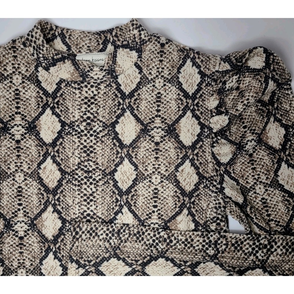 Free Kisses Snake Print Puff Sleeve Top Small Mock Neck Stretch EUC